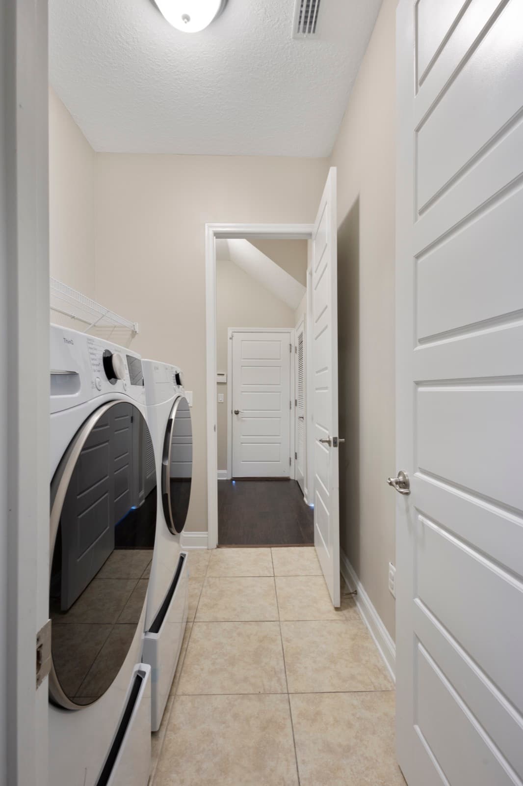 Living space real estate photography — Golden Isles luxury home